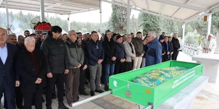 Şarkıcı Murat Kekilli’nin annesi Adana’da toprağa verildi